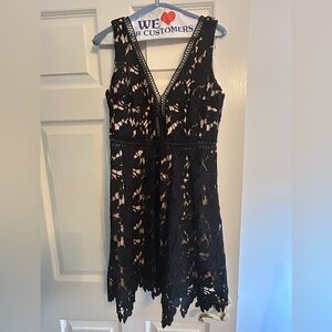 Romeo and Juliet Couture Black Lace Sleeveless Dress